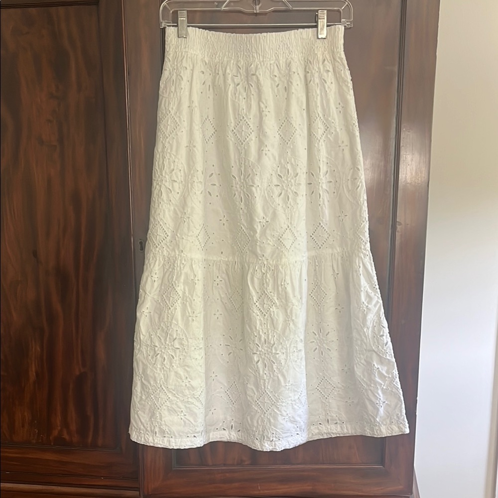 GAP Cream Maxi A-Line Skirt with Smocked Tiered Design